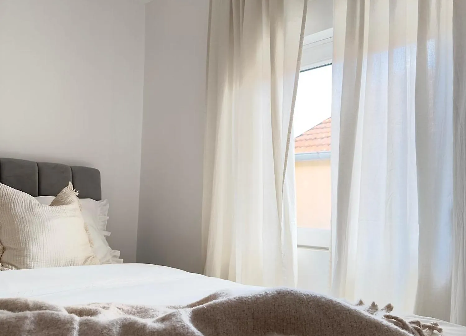 3 Bedroom Apartment With Seaview - 3Min From The Beach Kruševo