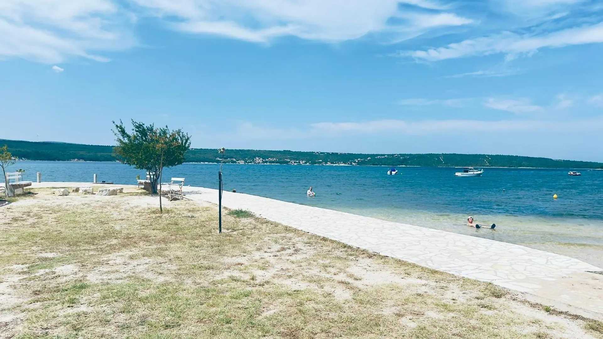 3 Bedroom Apartment With Seaview - 3Min From The Beach Kruševo